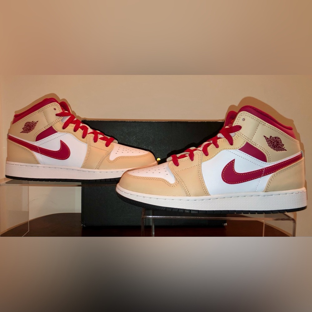 AIR JORDAN 1 MID “LIGHT CURRY CARDINAL” BRAND NEW GRADE SCHOOL SIZE 7Y